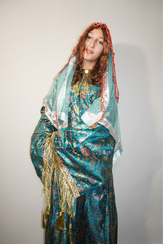 (BLUE not Turquoise) Traditional North Yemeni dress includes mesh headpiece and 2ed headpiece. DOES NOT INCLUDE JEWELRY. فستان يمني أزرق يشمل غطاء رأس شبكي وغطاء رأس ثنائي. لا يشمل المجوهرات