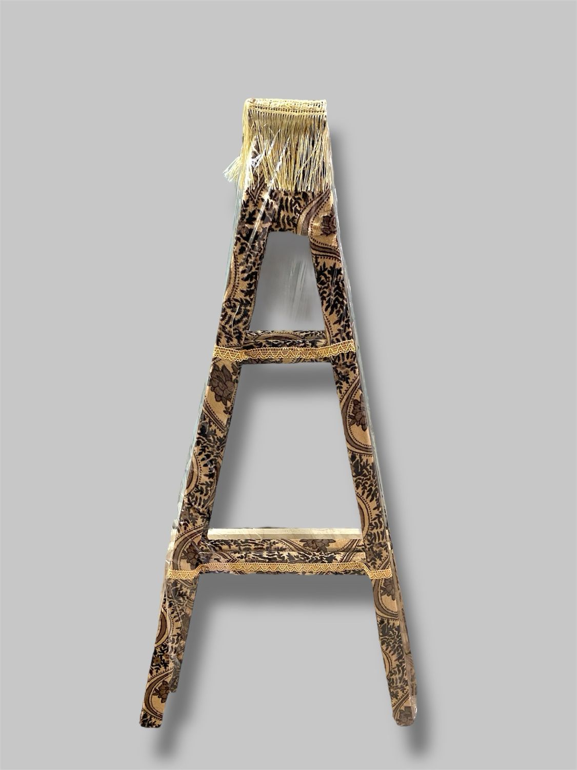 Mushgub -Foldable Yemeni Coat Rack- مشجب