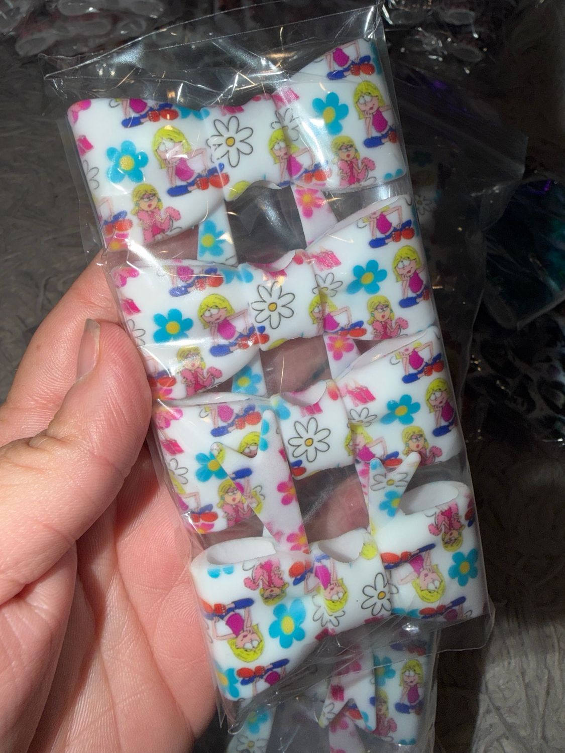 LIZZIE FLOWER 4 BOWS