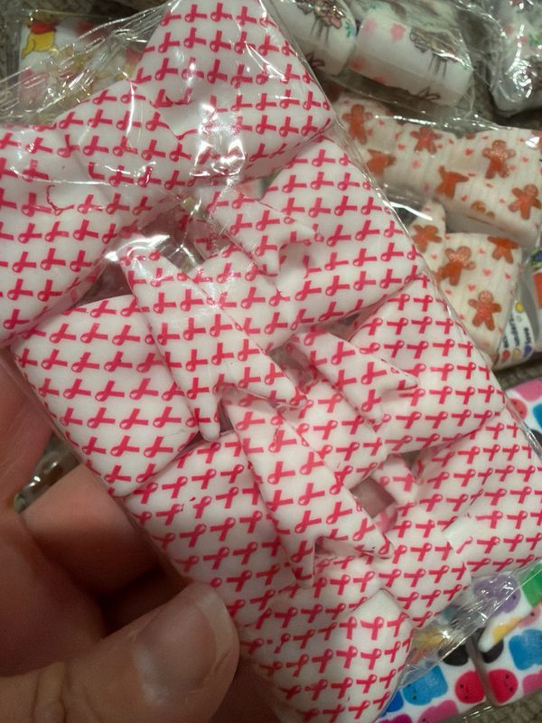 BREAST CANCER 4 BOWS