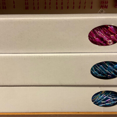 PLASTIC BEAD CURTAIN DESCENDING TEAR DROP