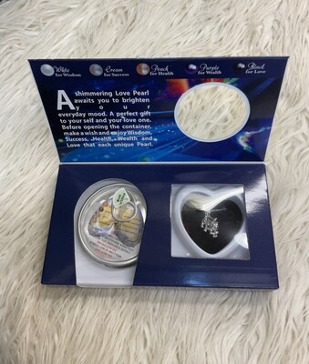 LEO LOVE PEARL NECKLACE