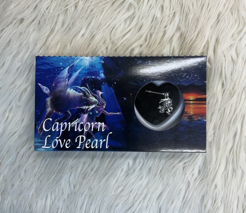 CAPRICORN LOVE PEARL NECKLACE