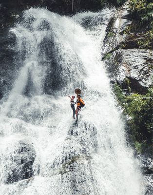 FULL DAY CIRCUITO DE RAPPEL INTERMEDIO CIRCUITO DE CASCADA AGUA VIVA, CHIRIQUÍ (TOUR COMPARTIDO)