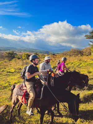 HALF DAY TOUR EN CABALGATA EN LA MONTAÑA, BOQUETE (TOUR COMPARTIDO O PRIVADO)