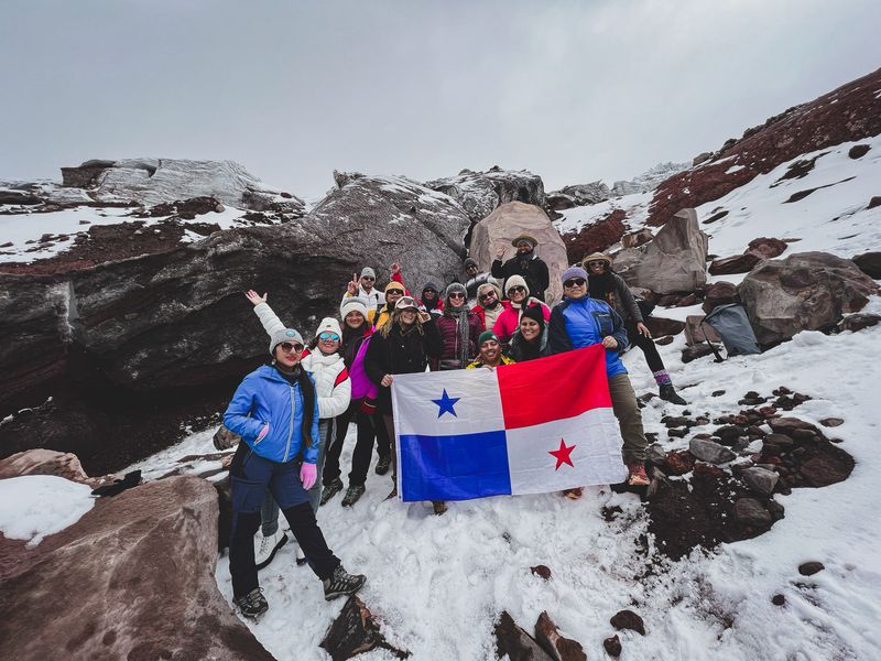 Tour Ecuador 2027: Ruta de Volcanes, Cascadas y Amazonía | Quito, Cotopaxi, Baños y Quilotoa | 2 al 8 de Noviembre