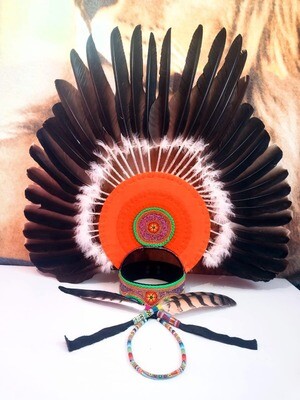 Parure de Cérémonie, Plumes et perles