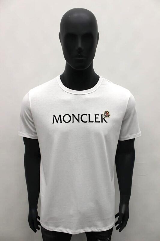 T-Shirt Moncler con lettering Prezzo di listino 175€