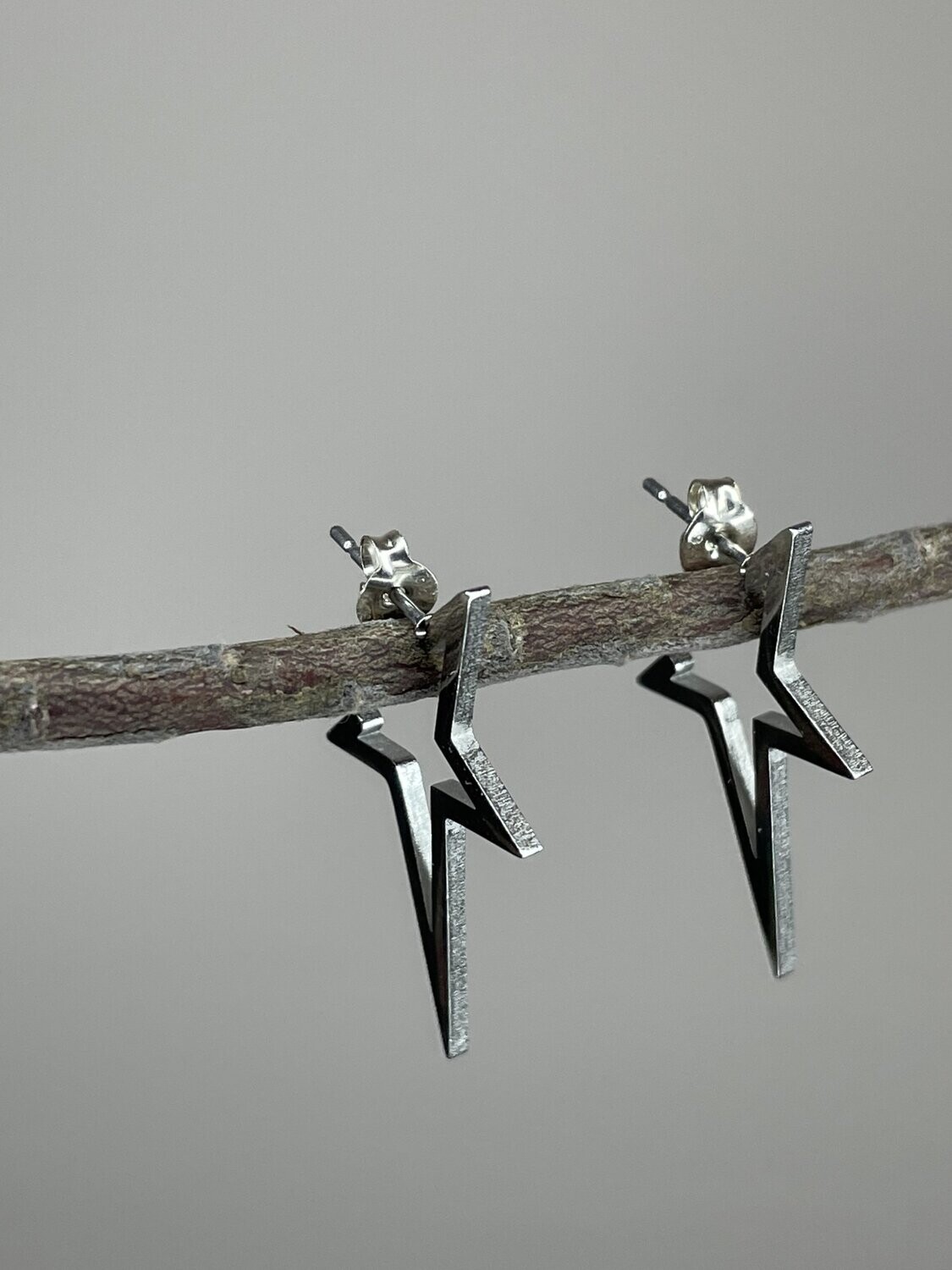 Pendientes NEMESIS acero plateado