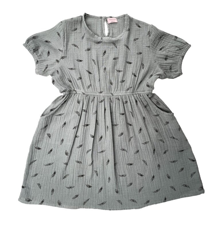 Kinderkleid Silbergrau mit Federmuster Kinderkleid Silbergrau mit Federmuster