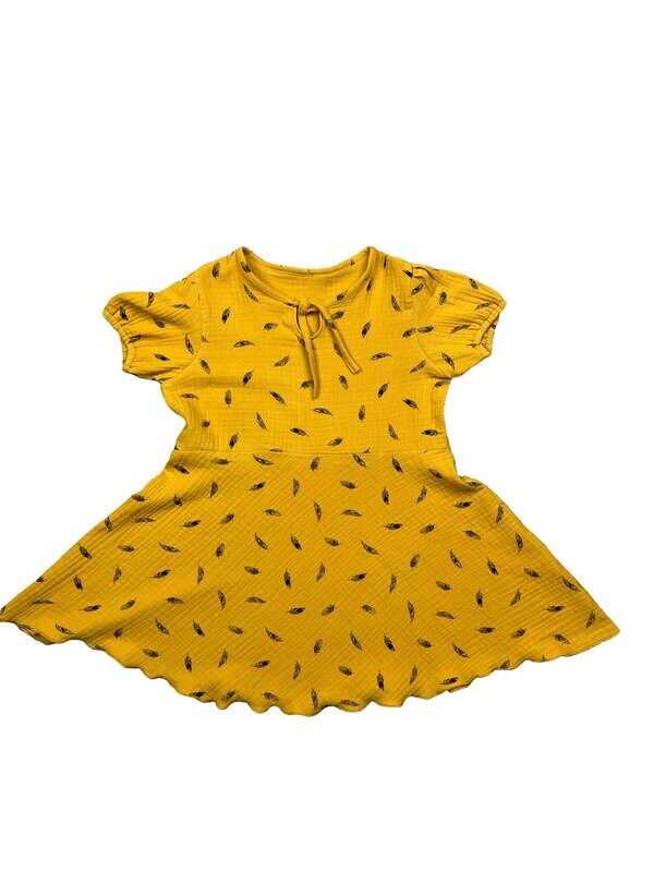 Kinderkleid Senfgelb mit Federmuster Kinderkleid Senfgelb mit Federmuster