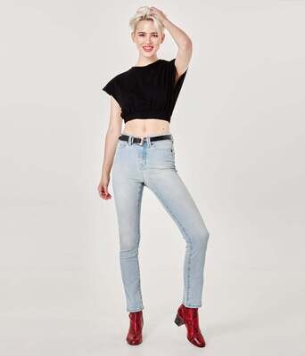 Lola Jeans Highrise Straight