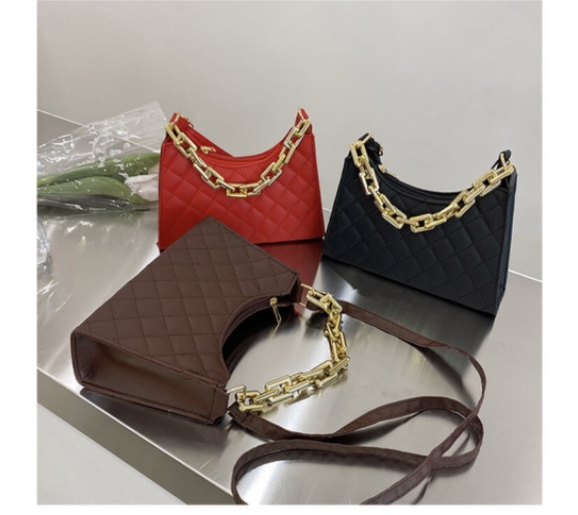 Shoulder Bag With Gold Chain