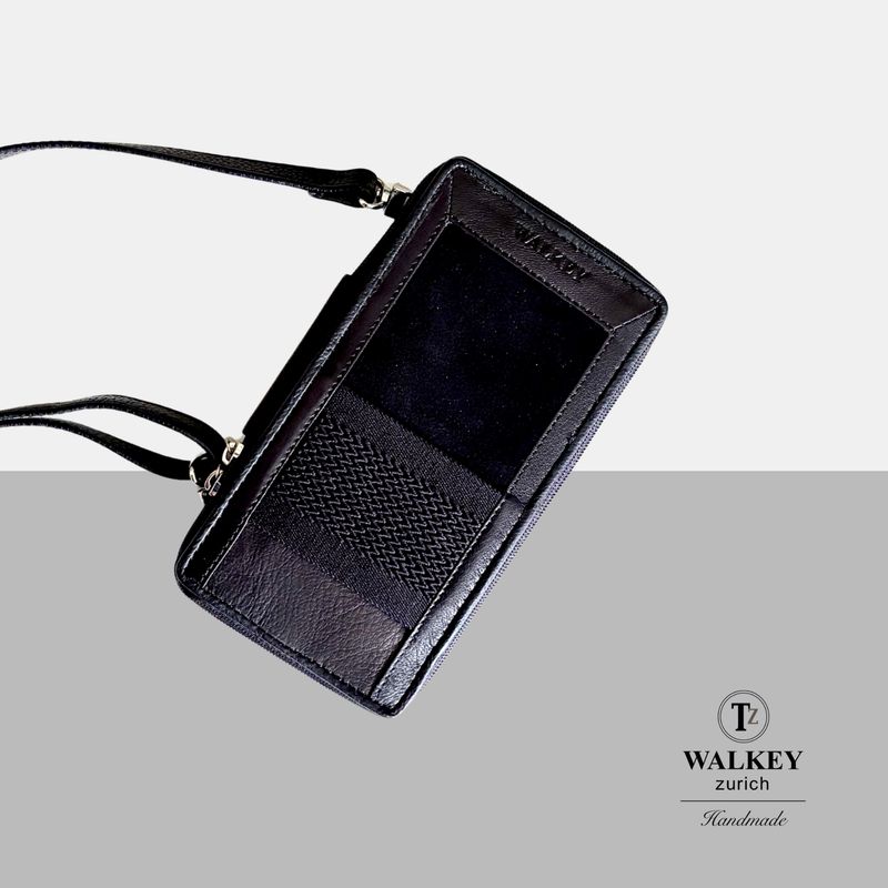 Phonecase with chain - black suede Phonecase with chain - black suede