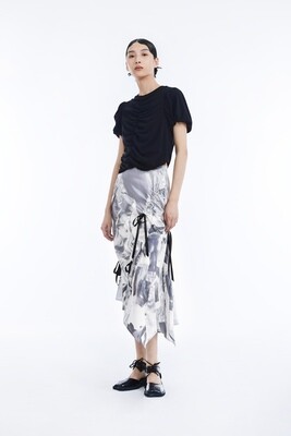 Adjustable pleated skirt