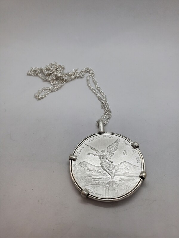 1 Ozt Libertad pendant and chain