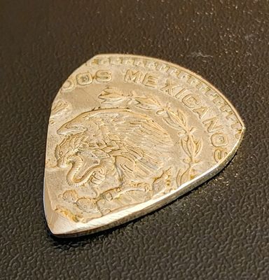 Un Peso Guitar Pick