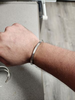 Minimalist silver cuff