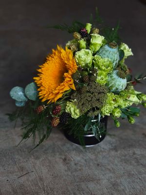 Saulėgrąžų dėžutė XS | MAMin Flower Store Saulėgrąžų dėžutė XS | MAMin Flower Store