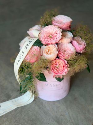 Sodo rožių dėžutė  "BLUSH ROSES" M