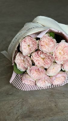 Sodo rožių puokštė "CREAM ROSES"