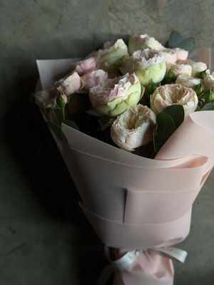 Sodo rožių puokštė "CREAM ROSES"