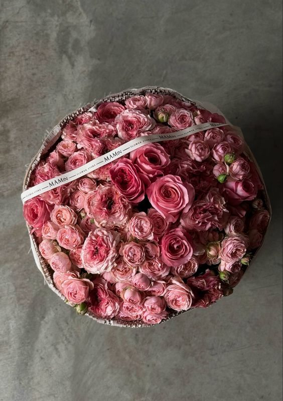 Sodo rožių puokštė "LIGHT ROSES" L