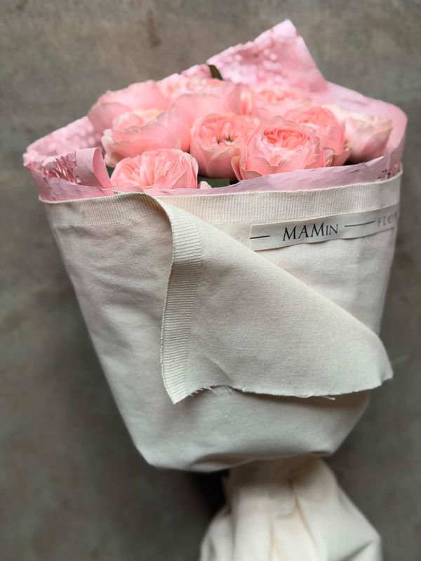 Sodo rožių puokštė "LIGHT ROSES" XS
