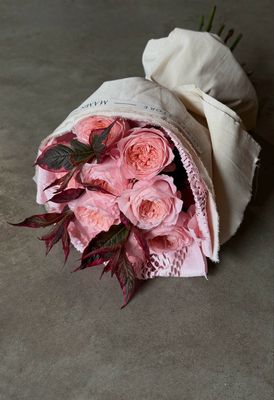 Sodo rožių puokštė "LIGHT ROSES" XS