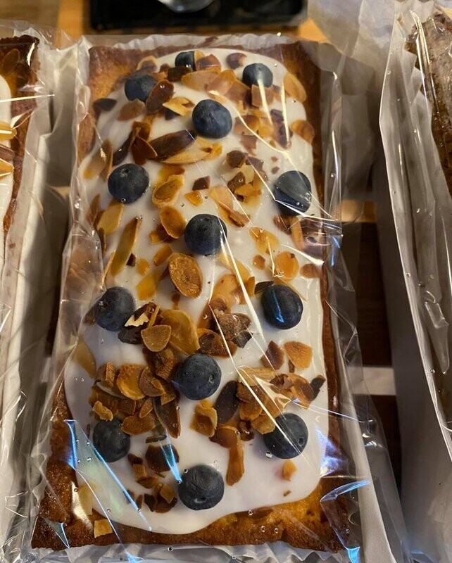 Almond &amp; Blueberry with Lemon Icing Cake