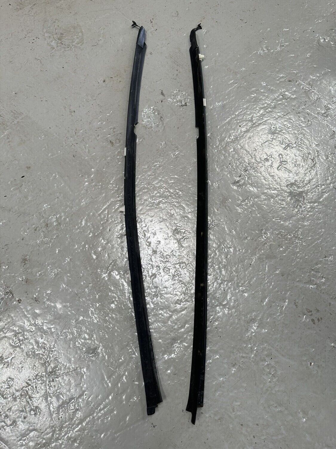 MX5 Door To Glass Weather Strip / MouldingMazda MX-5 Mk1 2 2.5 89 05