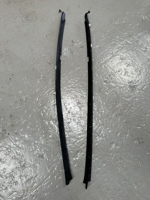 MX5 Door To Glass Weather Strip / MouldingMazda MX-5 Mk1 2 2.5 89 05