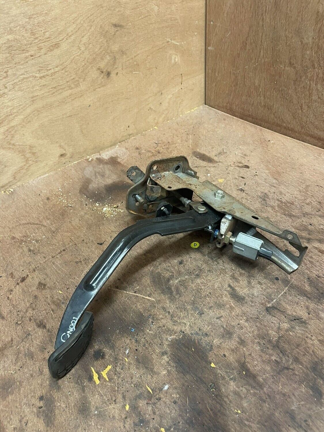 MAZDA MX5 EUNOS (MK1 1989 - 1997) CLUTCH PEDAL ASSEMBLY