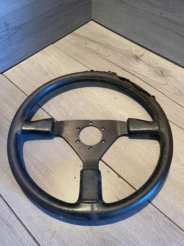 MAZDA MX5 MK1 MOMO STEERING WHEEL BLACK NEEDS REPAIR
