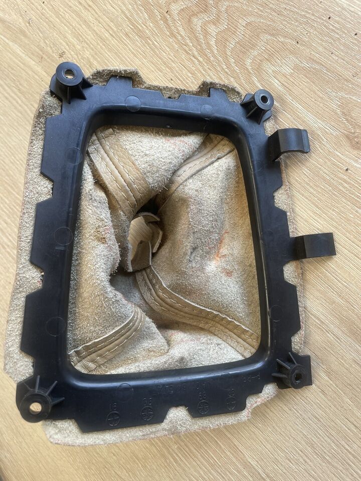 MAZDA MX5 MK1 CREAM TAN LEATHER GEAR GAITER