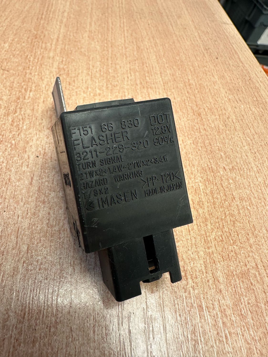Mazda MX5 MK3 Indicator Flasher Switch / Relay 2005-20015 3211-229-320
