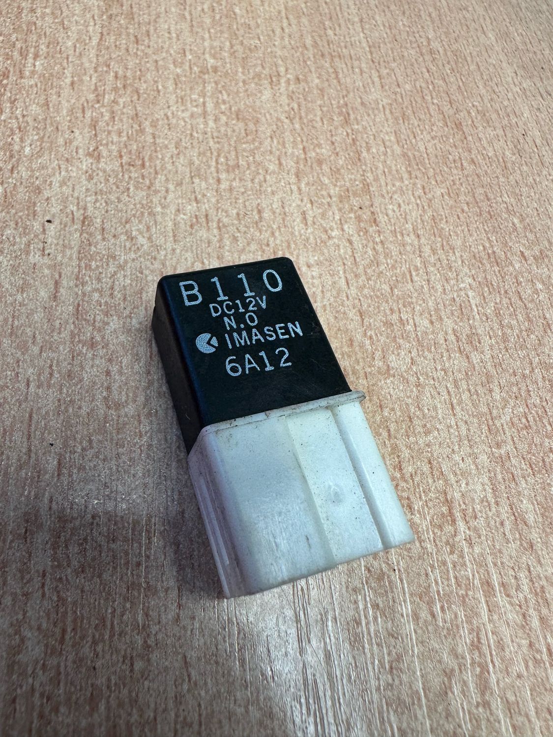 MX5 Mk2/2.5 B110 headlamp relay (cooling fan, lights, horn, rear window)