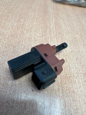 FORD FIESTA FUSION TRANSIT CLUTCH PEDAL SWITCH 2S6T 7C534 AA / 1143409 MX5 MK3