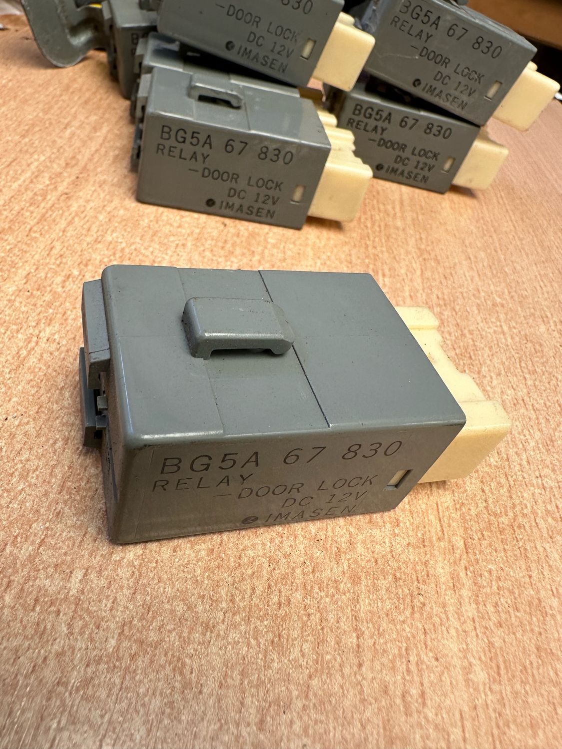 Mazda MX5 MK2 Door Lock Relay BG5A 67 830 Genuine Used