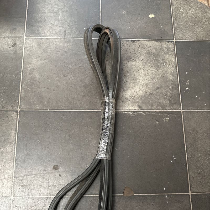 Mazda MX5 MK2 2.5 Eunos Boot Rubber Seal in Black