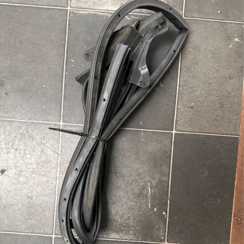 MAZDA MX5 MK3 MK3.5 MK3.75 DOOR RUBBER SEAL LEFT PASSENGER