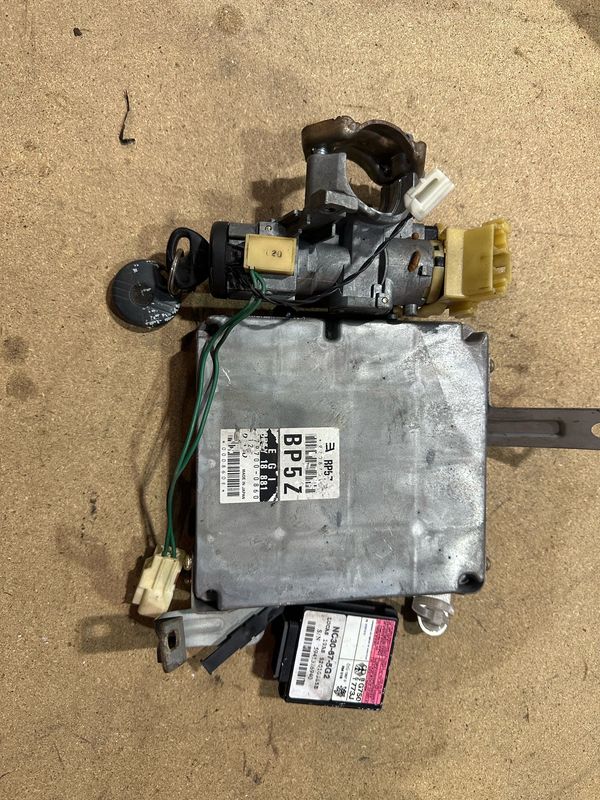 Mazda MX5 - Mk2 (NB) 98-00 - 1.8 ECU AND LOCK SET - BP5Z CODE - tan