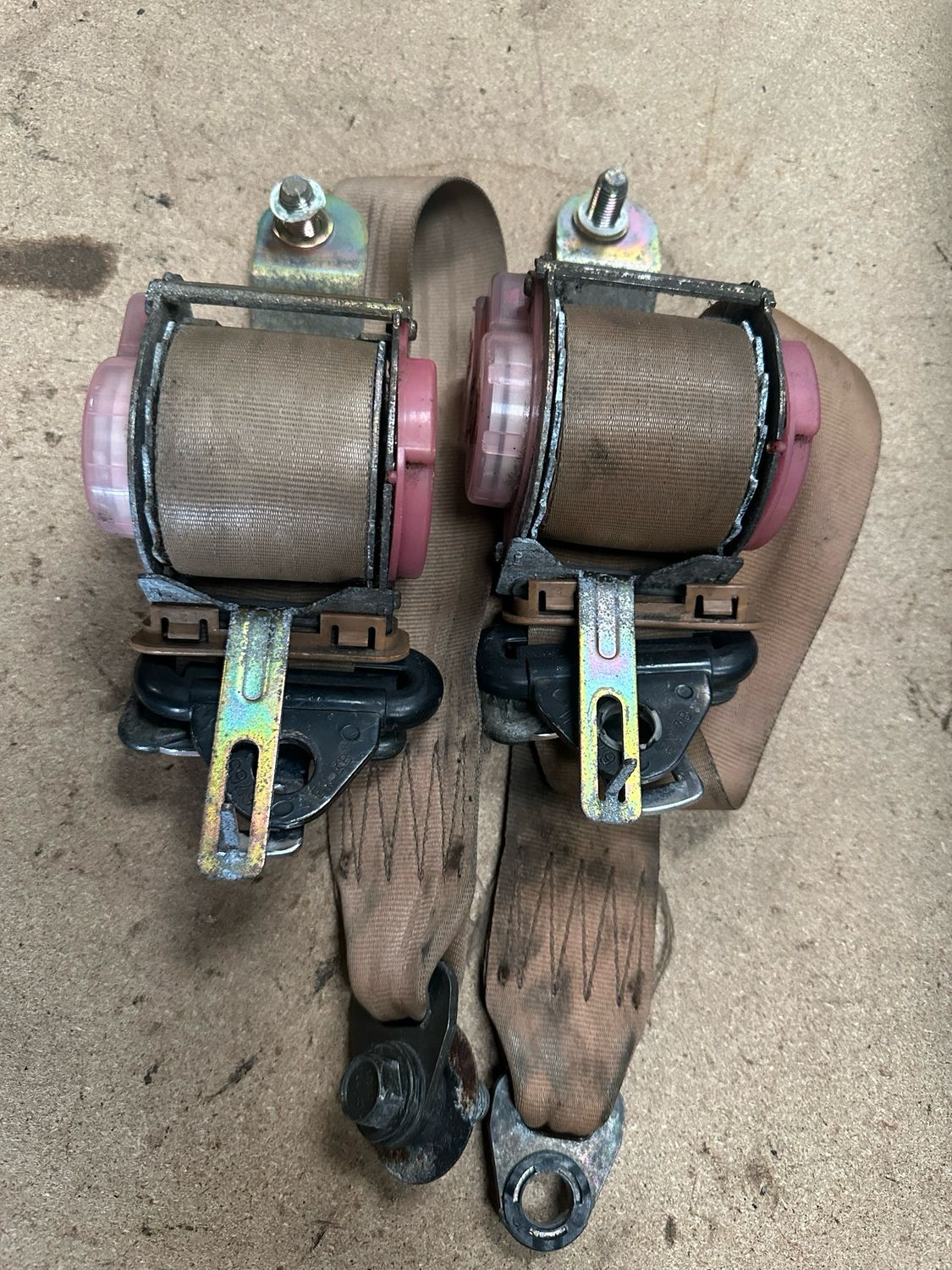 MAZDA MX5 EUNOS (MK1 1989 - 1997) PAIR OF SEAT BELTS - TAN  90 91 92 93 94 95 96