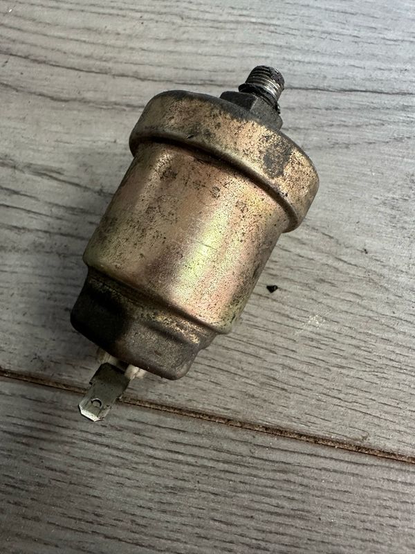 MAZDA MX5 OIL PRESSURE SENSOR (GENUINE MAZDA) EUNOS (MK1 1989 -1997)