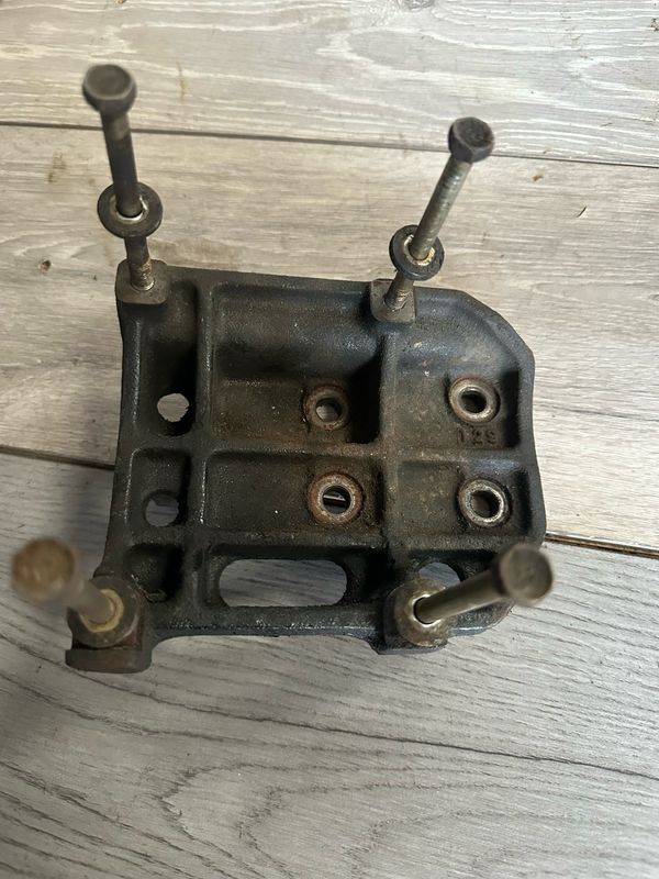 Mazda MX5 MK1 1.8 Air Conditioning Pump Bracket Genuine Used