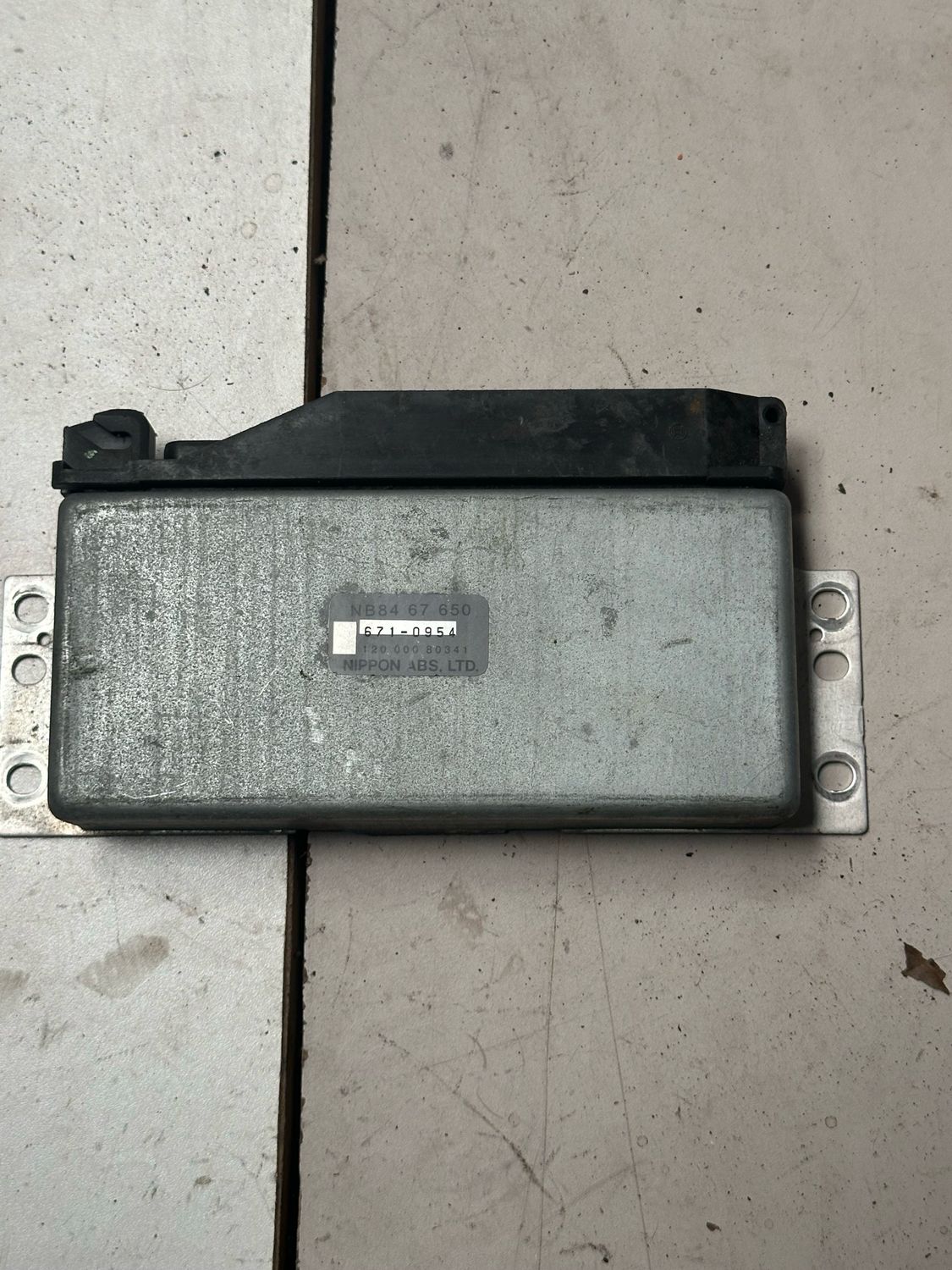 MX5 MK1 ABS CONTROL UNIT NB846650 ECU NB84-67-650 1989 - 1998