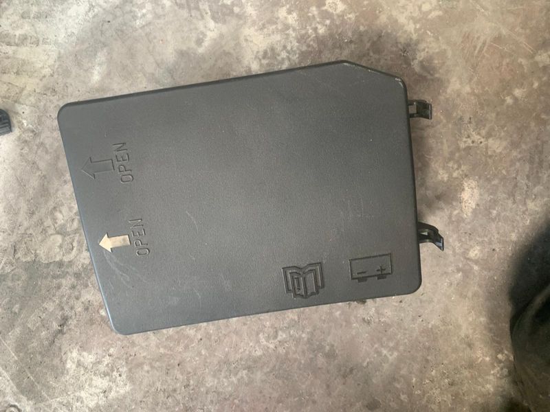 Mazda MX5 Battery Cover / Battery Case Lid - MX5 MK3 / NC (06-15)