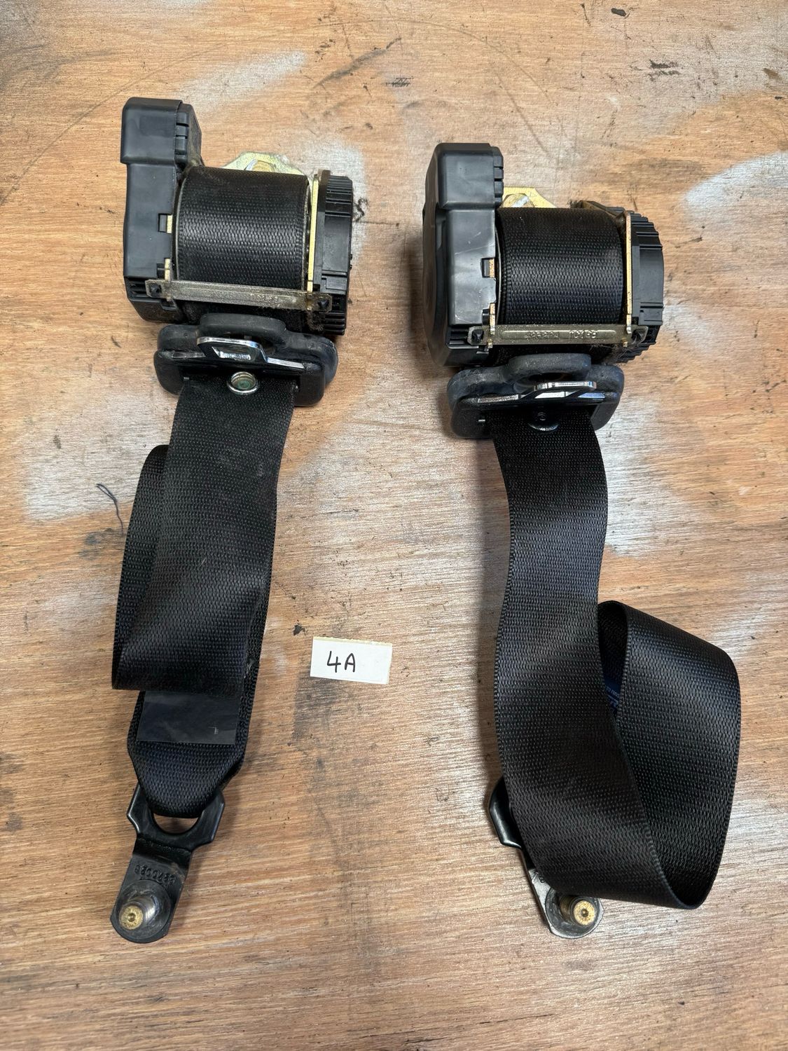 BMW Z3 Roadster Pair Black Seatbelts Seat Belts 8398552 8397695