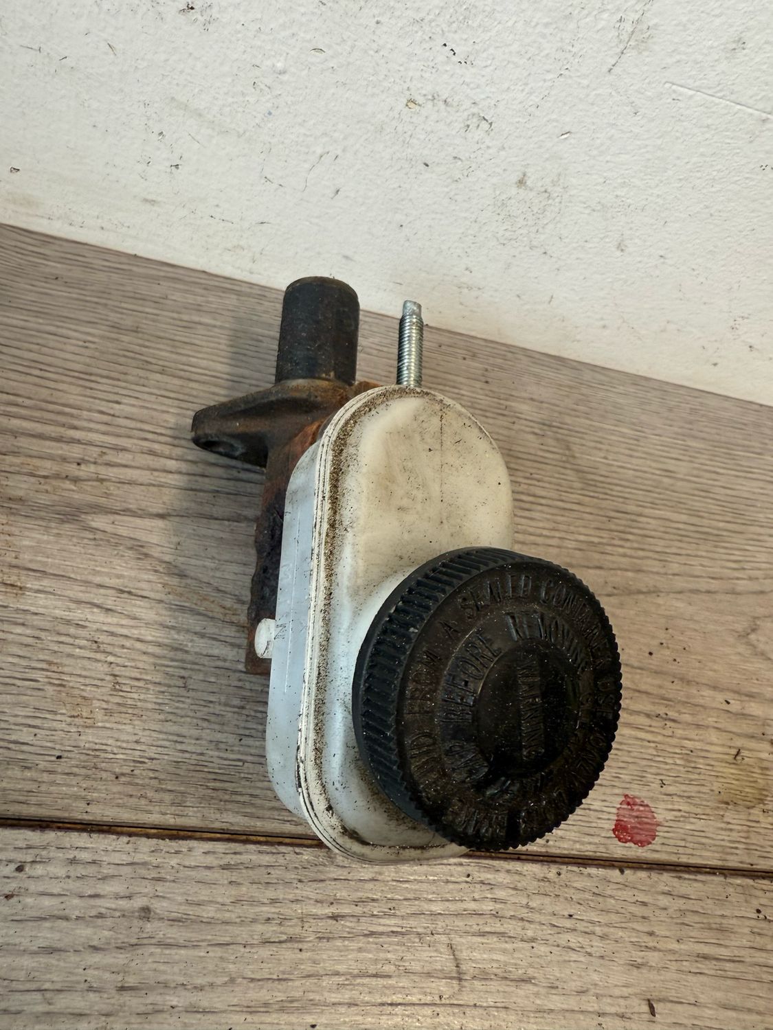 Mazda MX5 MX-5 Mk2 Mk2.5 1998-2005 Clutch Master Cylinder, Reservoir Mazda MX5 MX-5 Mk2 Mk2.5 1998-2005 Clutch Master Cylinder, Reservoir