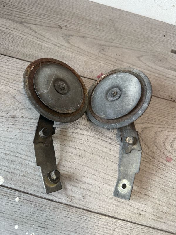 Mazda MX5 MK1 MK2 Horns Genuine Used Mazda MX5 MK1 MK2 Horns Genuine Used